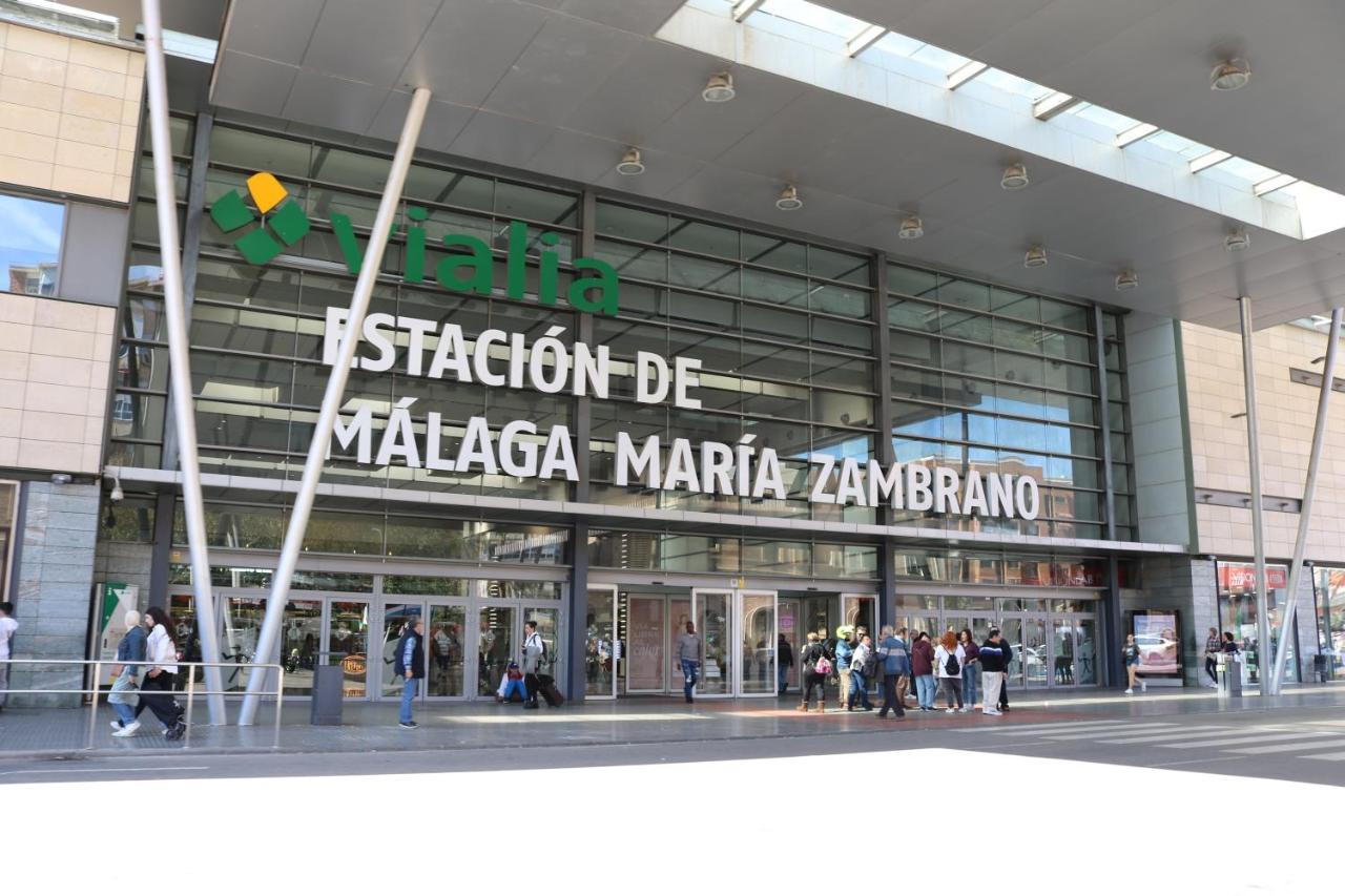 Fantastico Apartamento Junto A La Estacion Malaga Luaran gambar