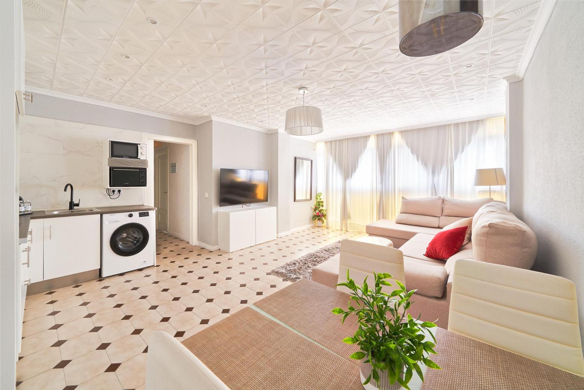 Fantastico Apartamento Junto A La Estacion Malaga Luaran gambar