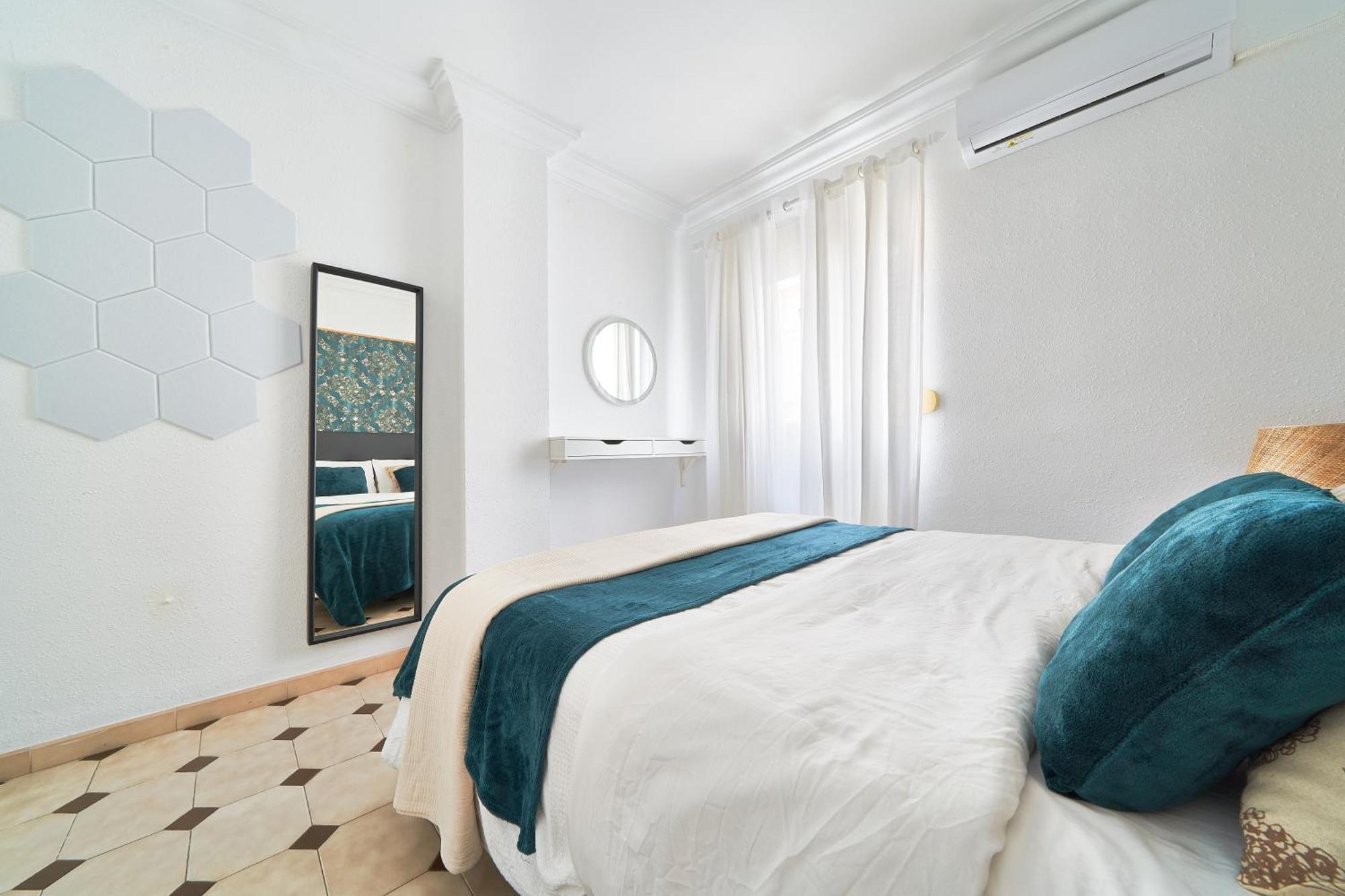 Fantastico Apartamento Junto A La Estacion Malaga Luaran gambar